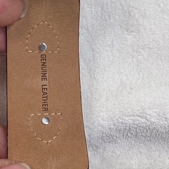 Vintage 90's GUESS Women’s Watch–Model G75772L – Swarovski Components–Never Used - Picture 11 of 11